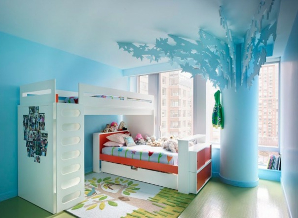 Kinderzimmer Idee modern Schrank hellblau Baum 