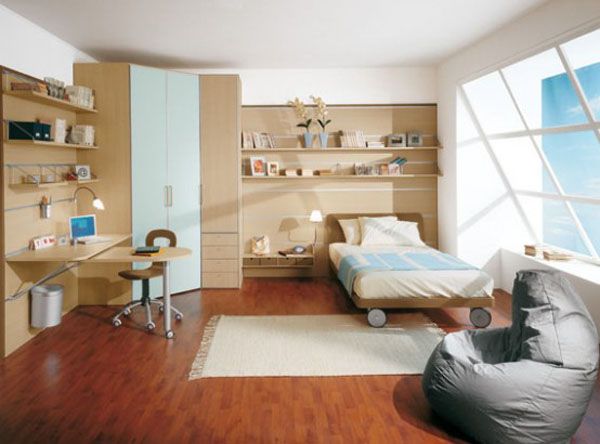braun Bett Lampe Zimmer Jugendlicher Mann Teenager Design Regale Fenster Holz 