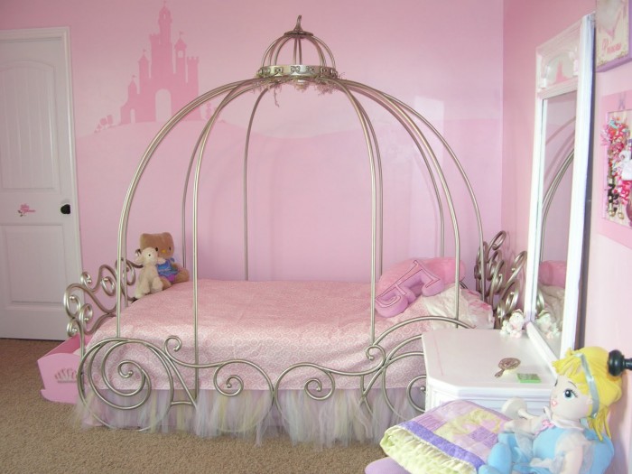 Aschenputtel Schloss Spiegel rosa Kinderzimmer Mädchen Puppen