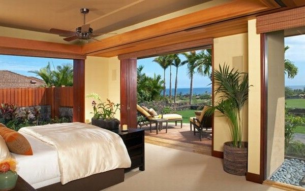 Hawaii Schlafzimmer Palmen Terrasse Bett Holzelemente
