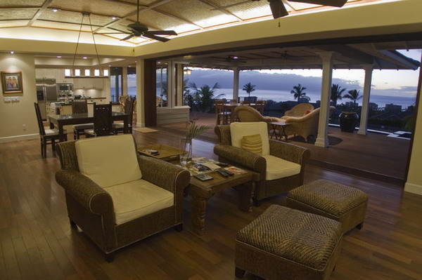 Hawaii Wohnzimmer Sofas Bambus offener Raum Palmen