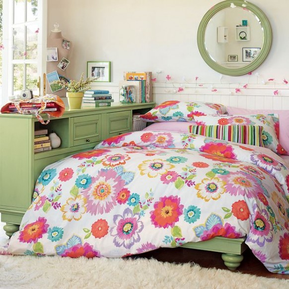 Schlafzimmer Jugendliche bunt gemustert grün Spiegel Bilder Bett Schrank