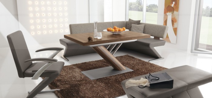 Z geformt Tisch Stuhl grau Lederteppich