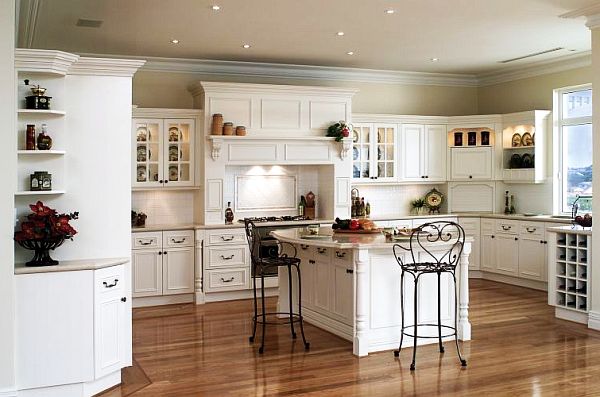 ideen die renovierung der küche weiße möbel antik stühle