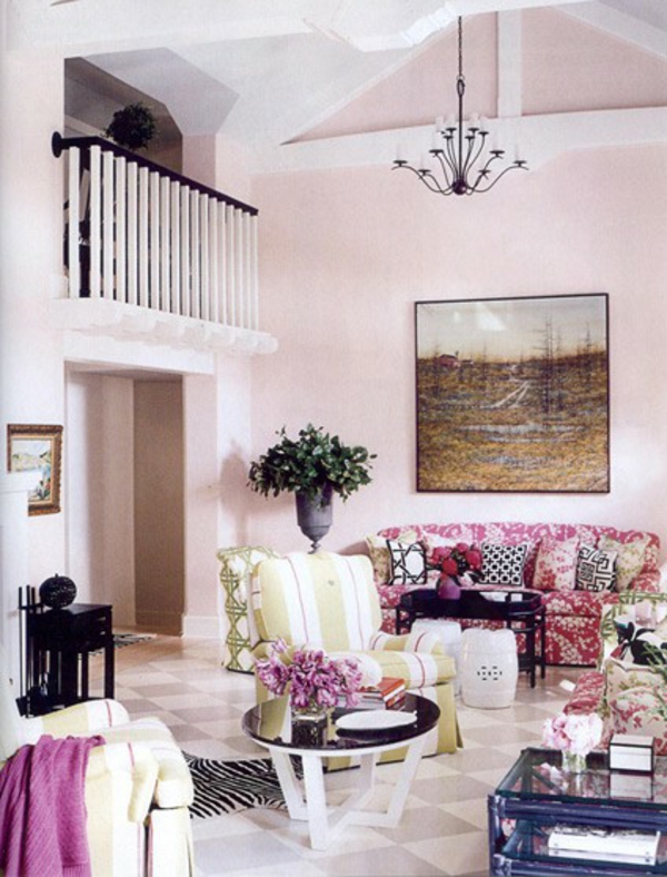 karierten Boden wohnzimmer rosa couch gemustert  