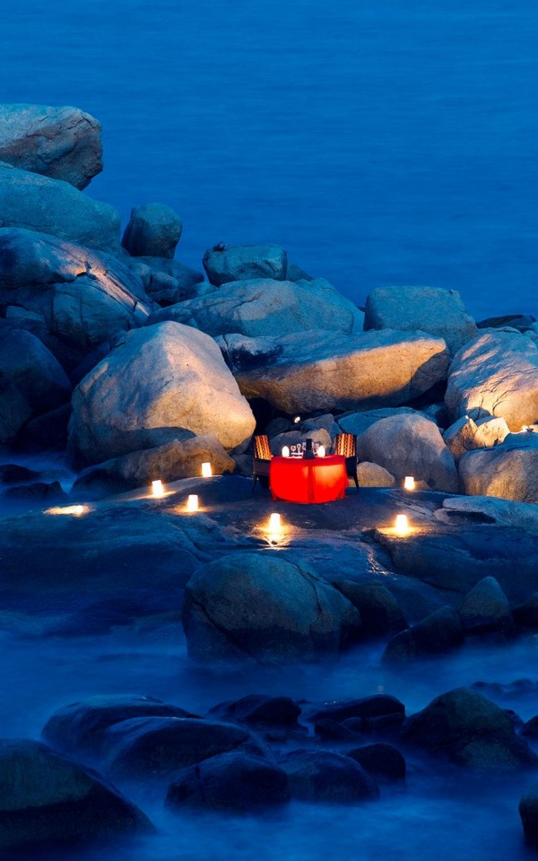 malerisch  romantisch  Ort inspirieren Kerzenlicht Sonnenuntergang  Meer Sand Blumen Muscheln Idee 