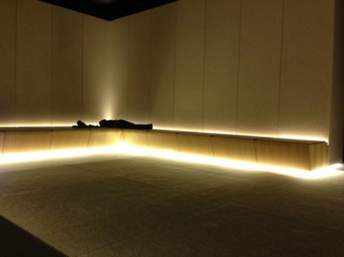 minimalistische meditation raum designs yoga beleuchtung