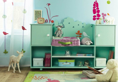 schönes vintage babyzimmer design minzgrün regale spielzeuge