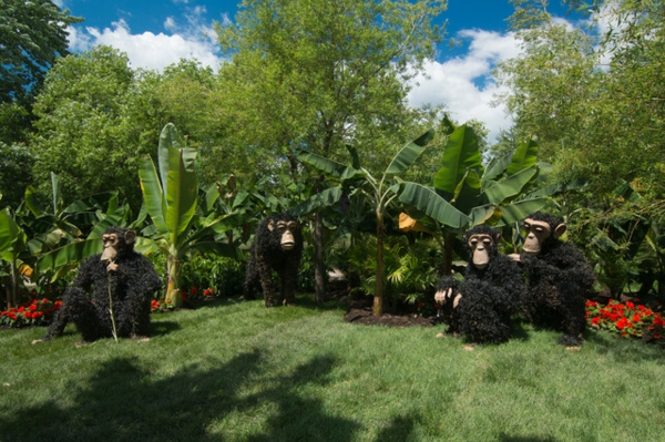 Skulpturen im Botanischen Garten in Montreal affen palmen