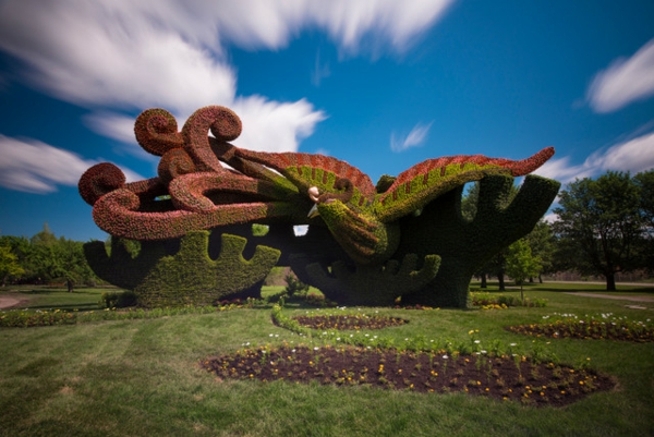 Skulpturen im Botanischen Garten in Montreal vogel toll