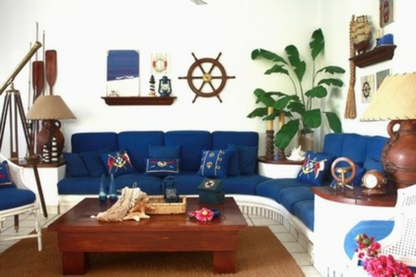Steuerrad als Dekoration blau couch tisch
