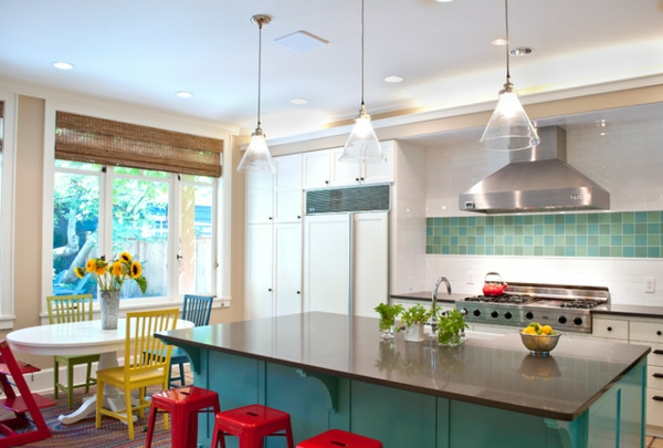 farbige Designs küche rot blau weiß spüle