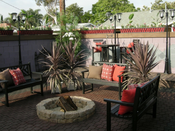 farbiges Design  Außenbereiche couch pflanzen
