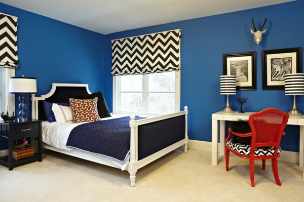 modern farbige Designs bett rot blau weiß schlafzimmer schreibtisch