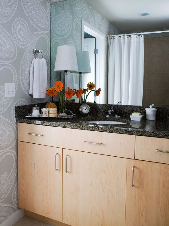 stilvolle badezimmer einrichtungen helle holz unterschränke und marmor