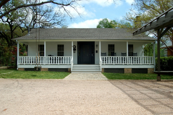 traditionell renovierte Ranch Häuser