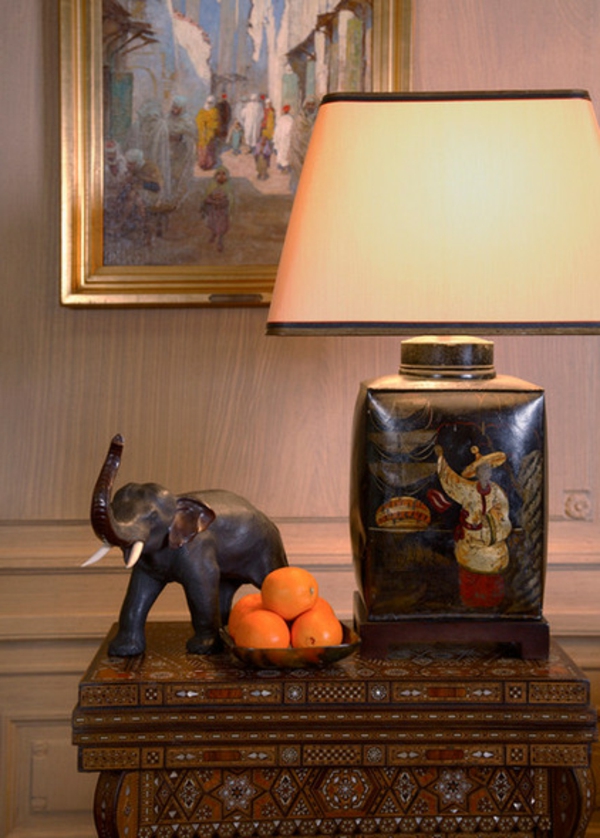 Funde vom Antiquitätenladen elefant lampe tisch