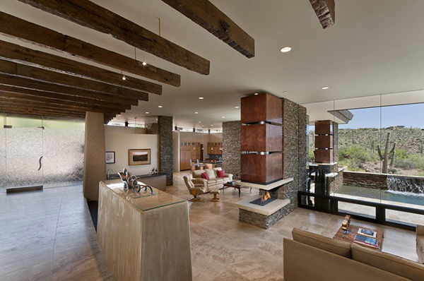 Haus Arizona geräumiges Interior atemberaubend Patio kamin wohnzimmer couch balken