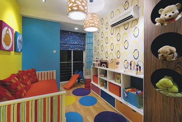 Kinderzimmer mit inspirierenden Farben orange wanddekoration blau pendelleuchte