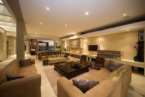 Wohnraum Dekoration  holz tisch couch