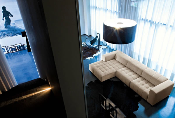 Wohnraum Dekoration  weiß couch leuchter