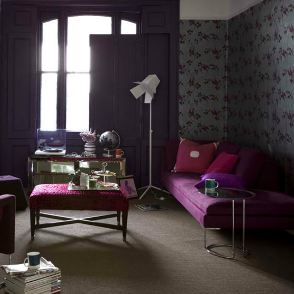Wohnzimmer Design Lila couch wandverkleidung tisch