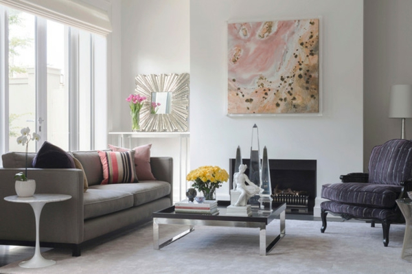 Wohnzimmer voller Kunst Schönheit grau couch bild kamin