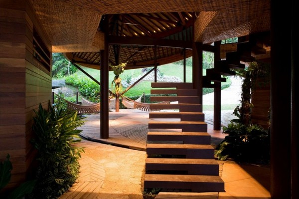 fabelhaft blattförmiges Haus Brasilien treppe