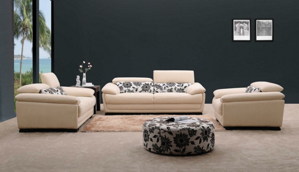 individuelles Zimmer weiß couch hocker grau