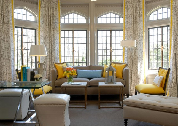 schick Interior tolle Stühle couch braun gelb