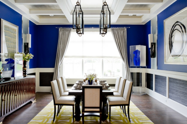 sommerliche Fantasie Design Musterhaus esszimmer blau wand