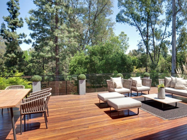 vorzügliche Residenz Beverly Hills patio weiß couch tisch