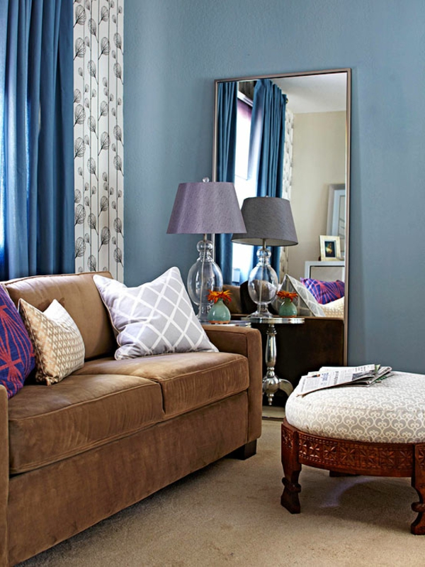 Auswahl Farbe braun couch lampe blau vorhänge hocker