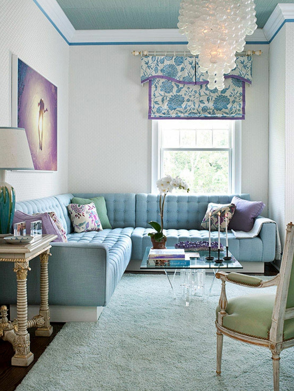 Blaue Farbpalette lavendel lila blau leuchter couch tisch prächtig wohnzimmer