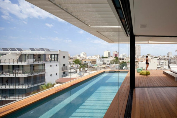 Haus Tel Aviv schwimmbecken holz