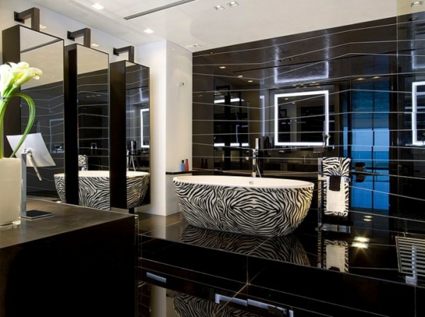Interiors mit Tiermustern wanne zebra badezimmer