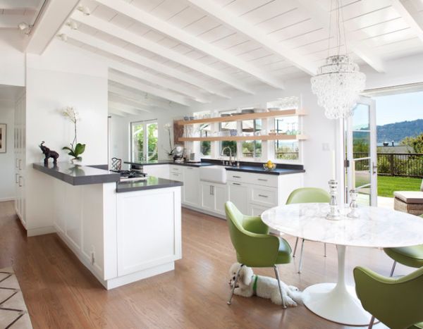 Möbeldesign Ideen tulpentisch stuhl weiß küche kücheninsel decke