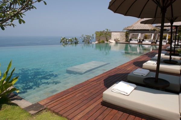 Urlaubsorte Bali indischer ozean schwimmbecken