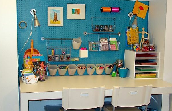 bezaubernde Kinderbereiche zum Lernen blau wand stuhl schreibtisch lampe