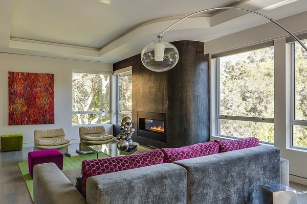 cooles Haus Kalifornien couch grau lila lampe