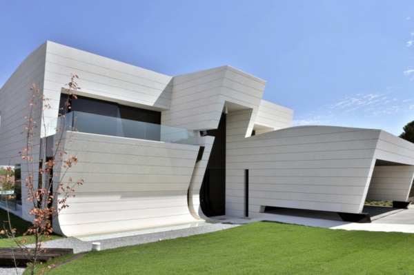eindrucksvolles Familienhaus Madrid weiß architektur