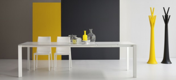 erstaunliche Möbeldesigns tisch gelb stuhl wand