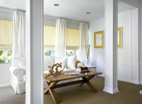 kleine Wohnzimmer Designs weiß tisch holz couch