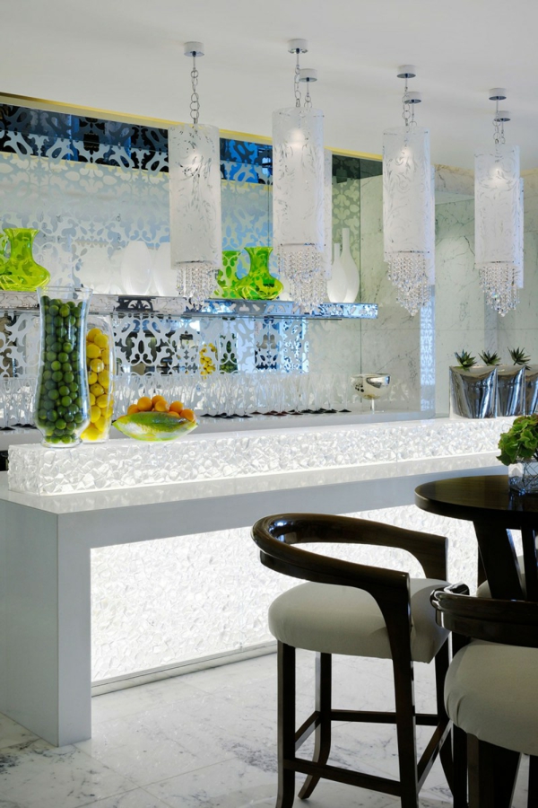 tolles Hotel Dubai bar kristall stuhl luxus