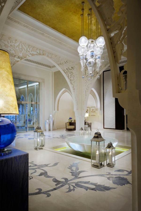 tolles Hotel in Dubai bad leuchter bodenbelag