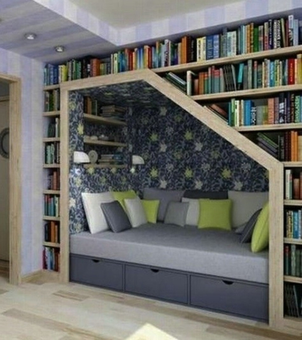 Bücher dekorieren wunderbar Ihre Wohnung couch regale