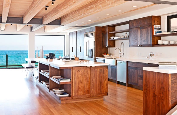 Das Haus von Matthew Perry in Malibu atemberaubendes Interior küche holz spüle