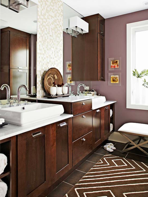 tolle interior Farben badewanne waschbecken holz schrank braun