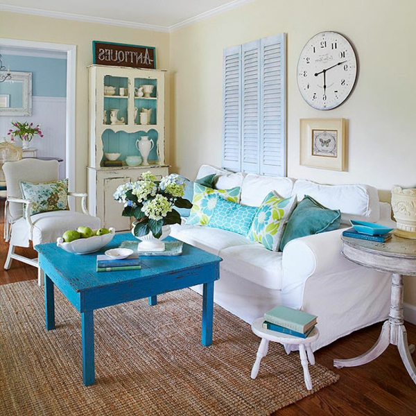 toll interior Farben blau tisch weiß couch