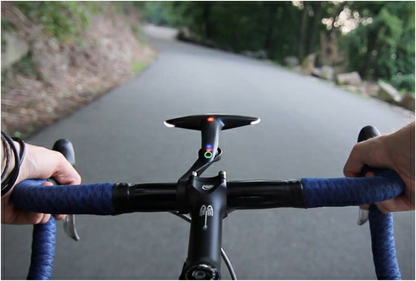 Ein neues Fahrrad Navigationssystem Hammerhead blinker